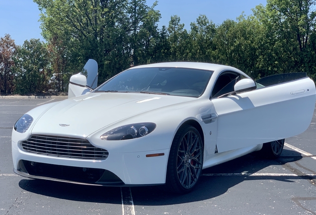 Aston Martin V8 Vantage 2012