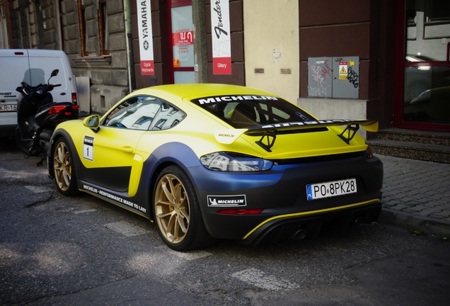 Porsche 718 Cayman GT4