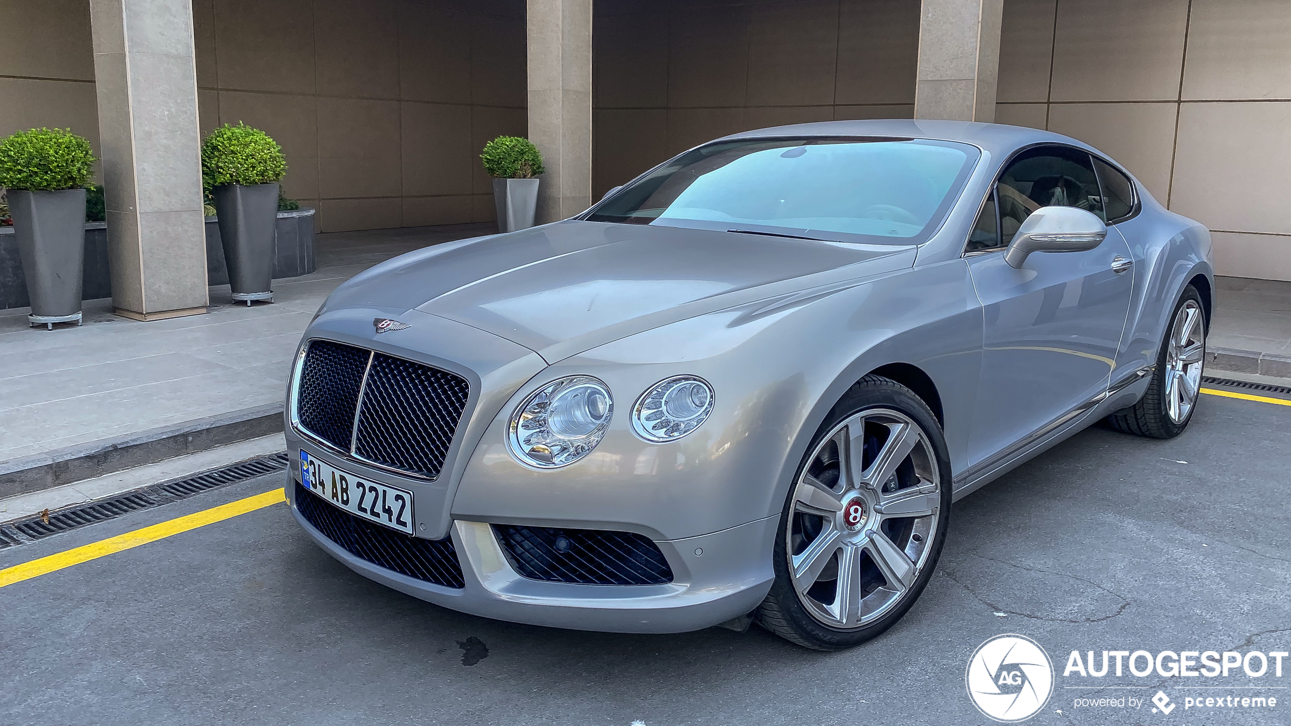 Bentley Continental GT V8