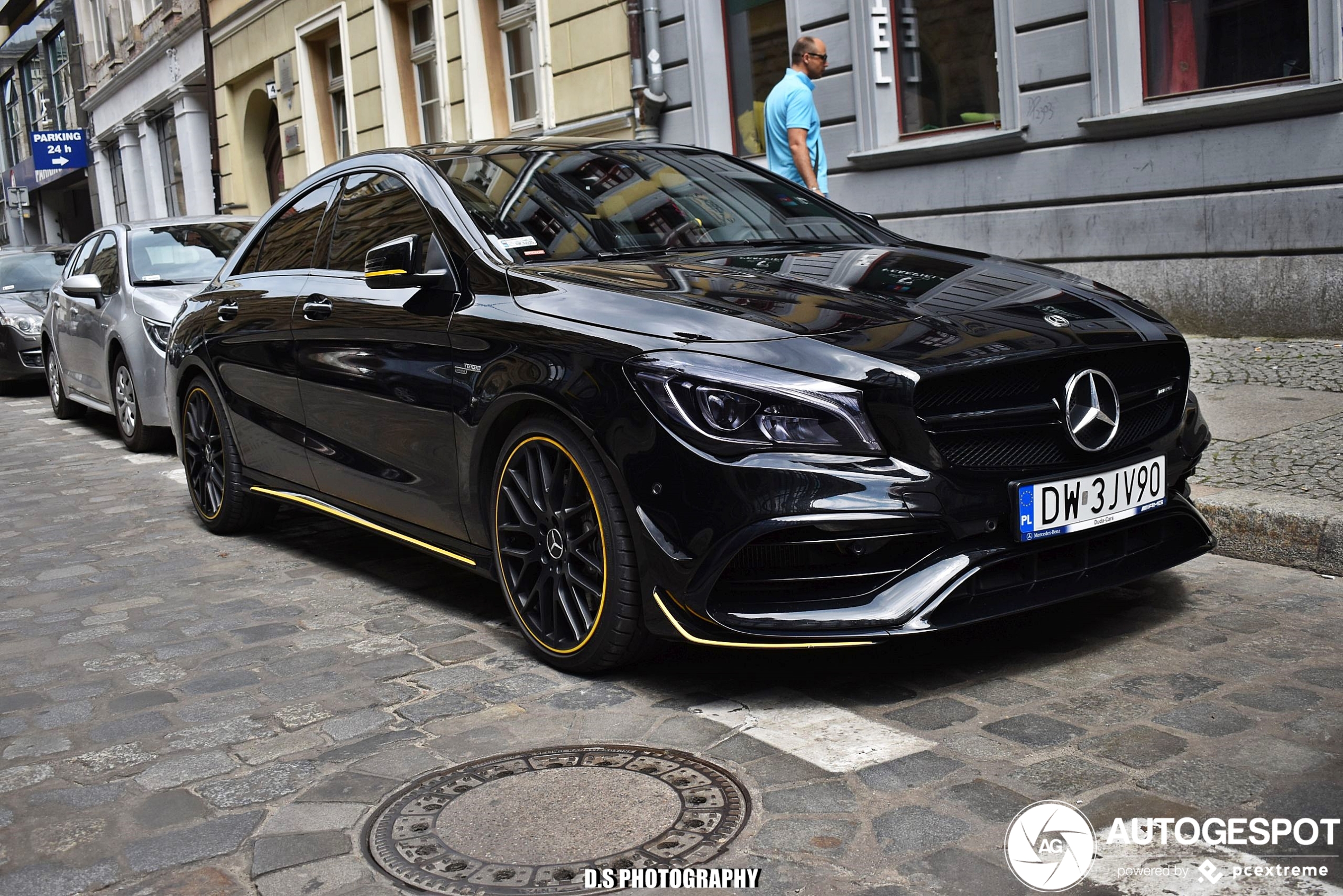 Mercedes-AMG CLA 45 C117 Yellow Night Edition