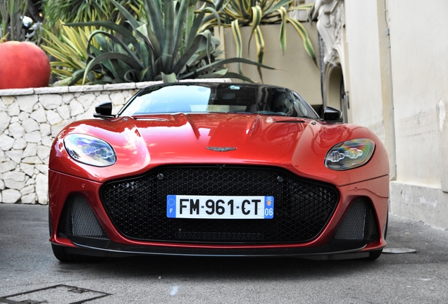 Aston Martin DBS Superleggera Volante