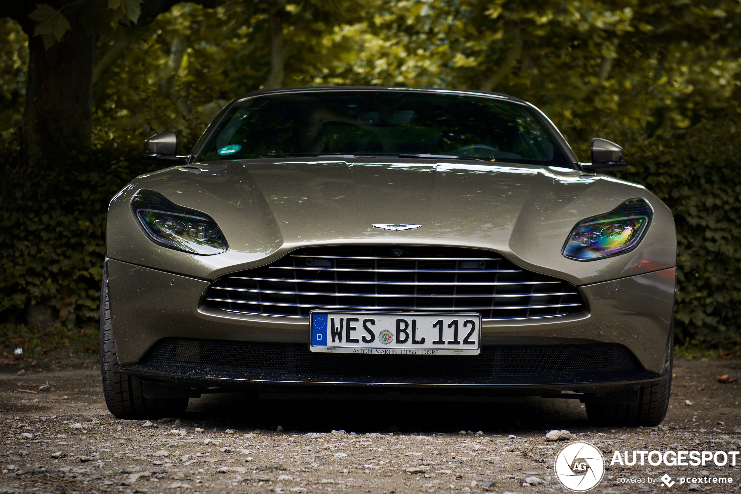 Aston Martin DB11 V8 Volante