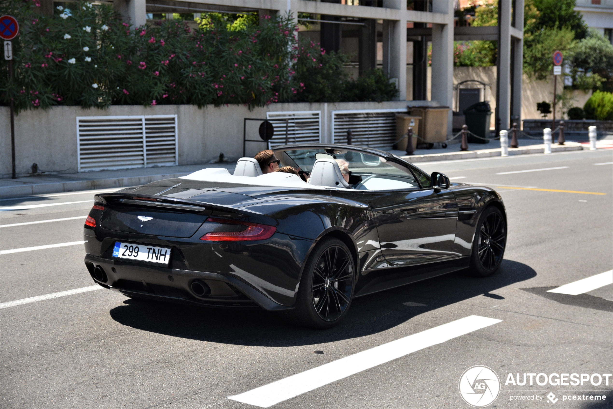 Aston Martin Vanquish Volante