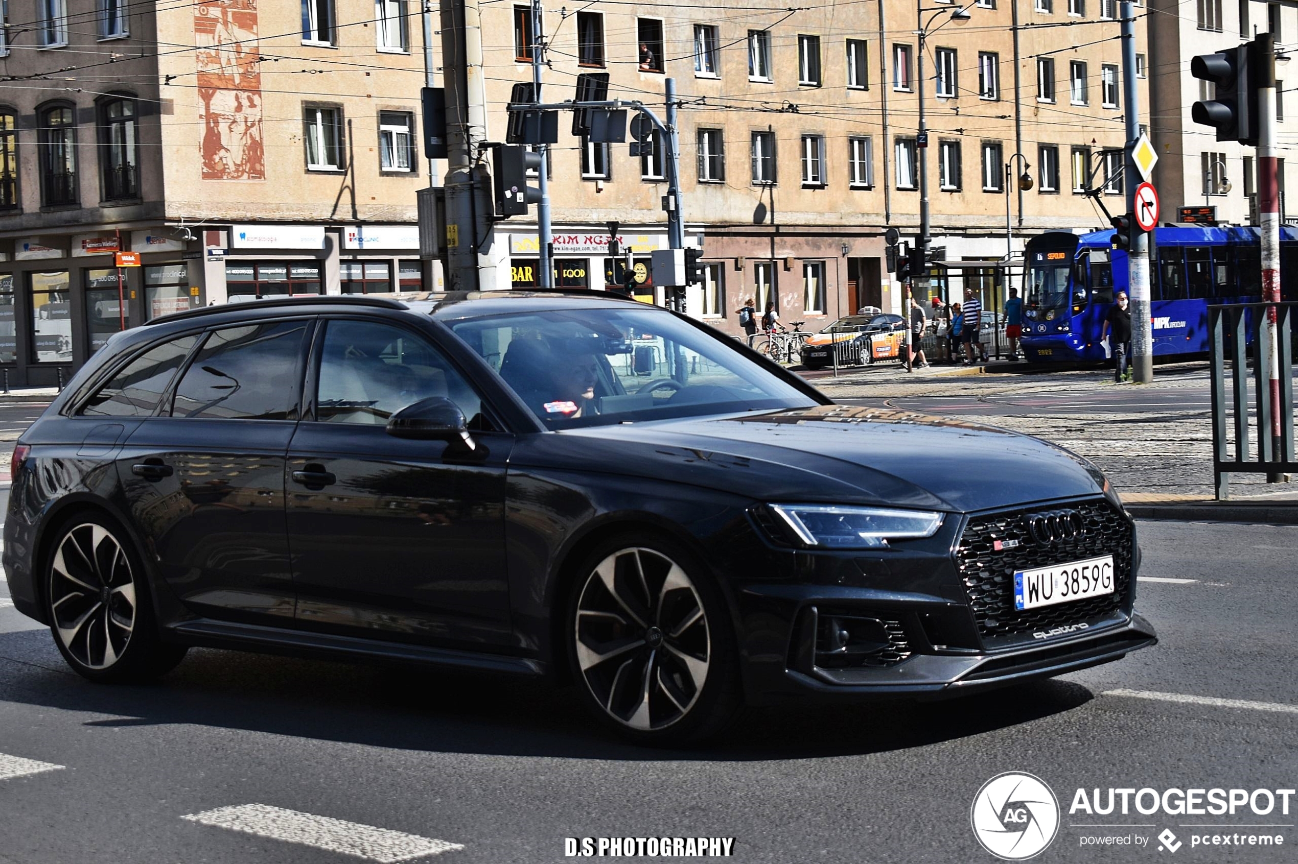 Audi RS4 Avant B9