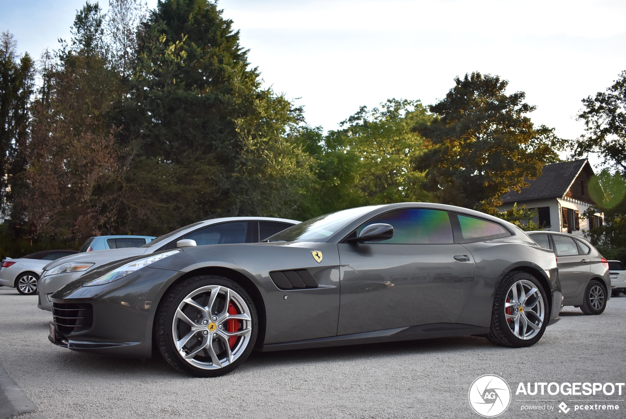 Ferrari GTC4Lusso T