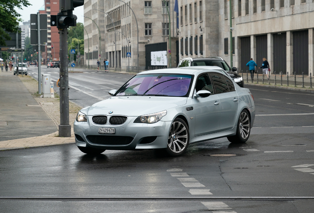 BMW M5 E60 2005