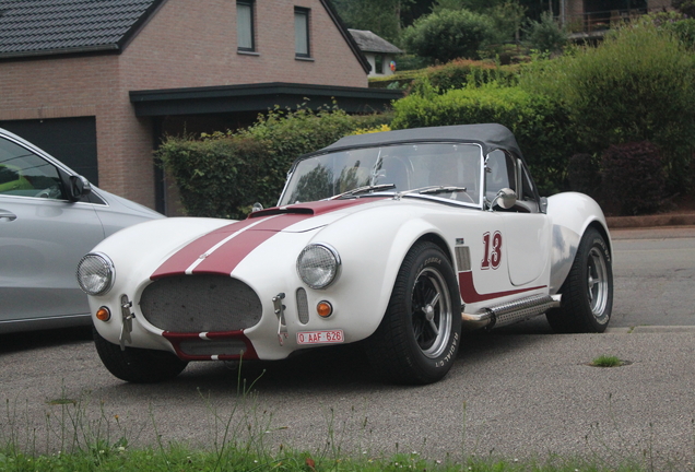 AC Cobra 427