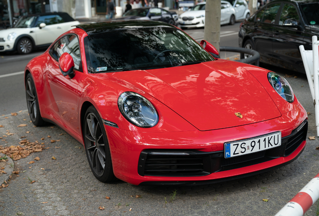 Porsche 992 Carrera 4S