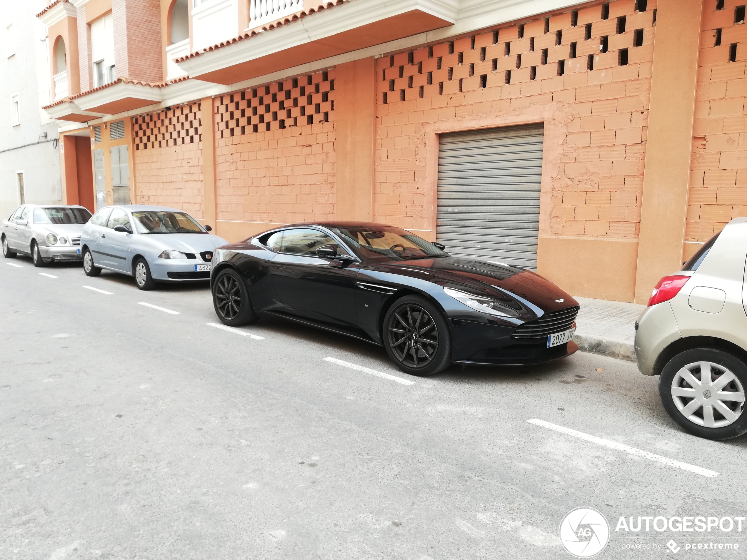 Aston Martin DB11