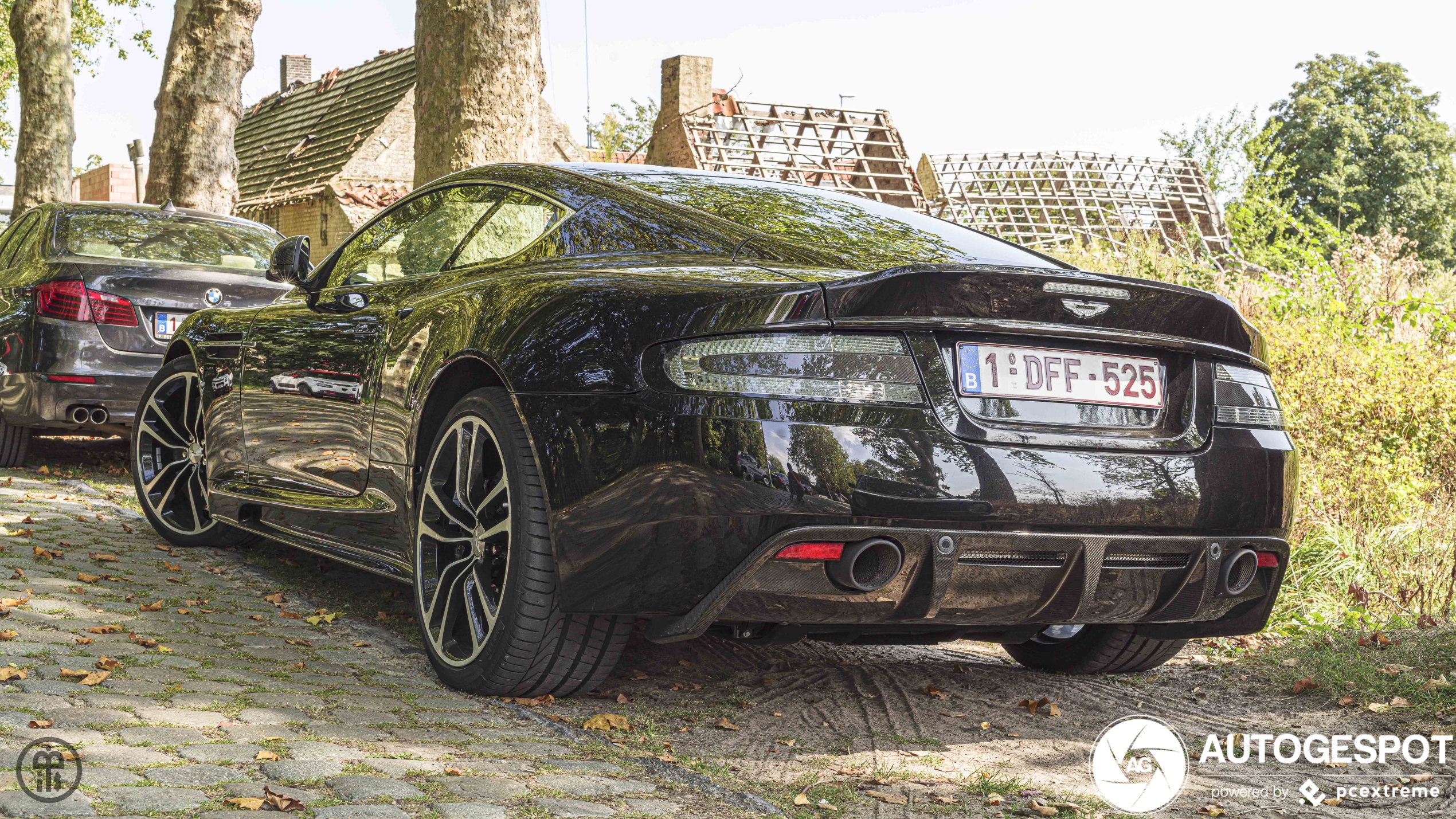 Aston Martin DBS Carbon Black Edition