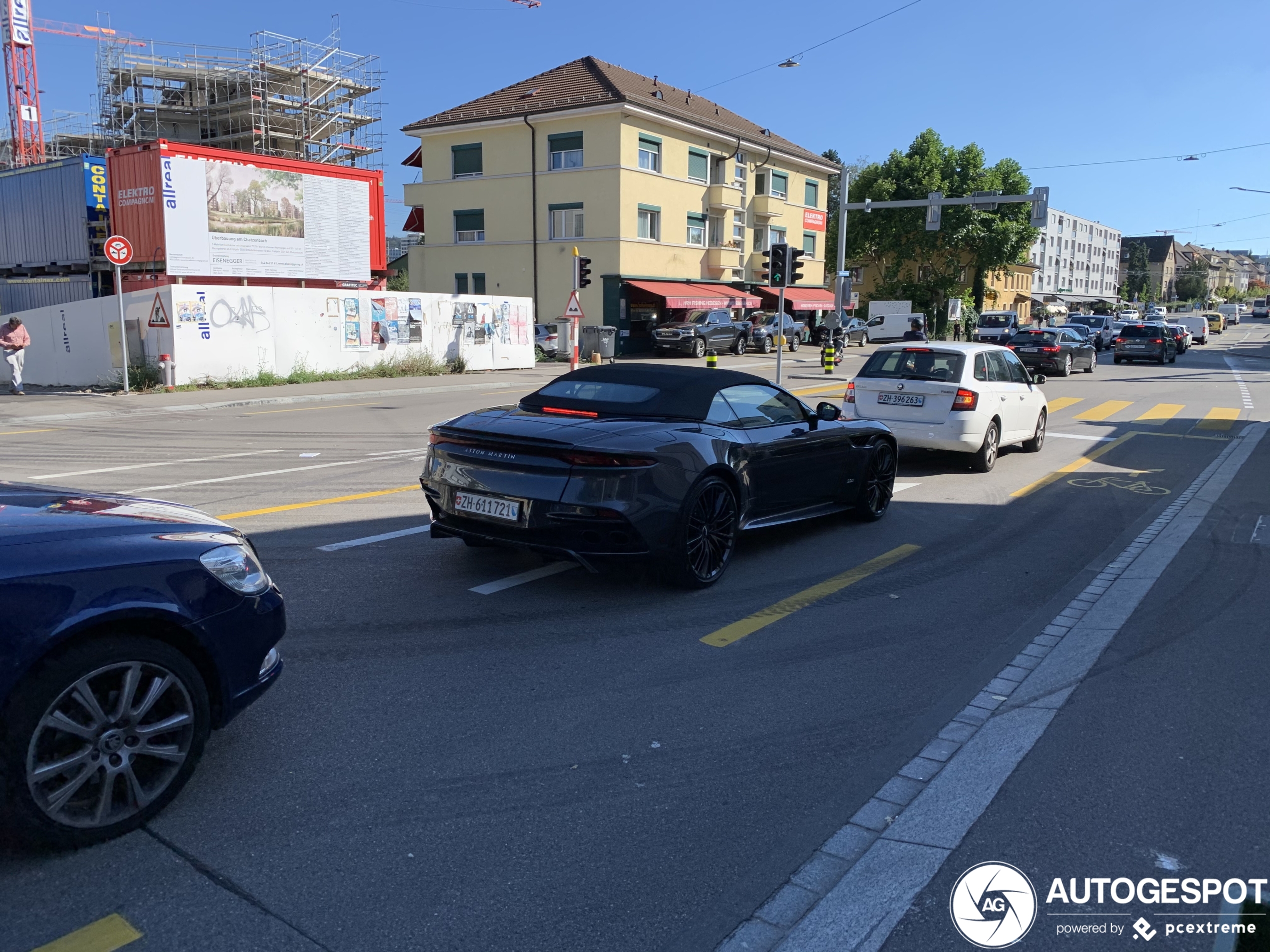 Aston Martin DBS Superleggera Volante