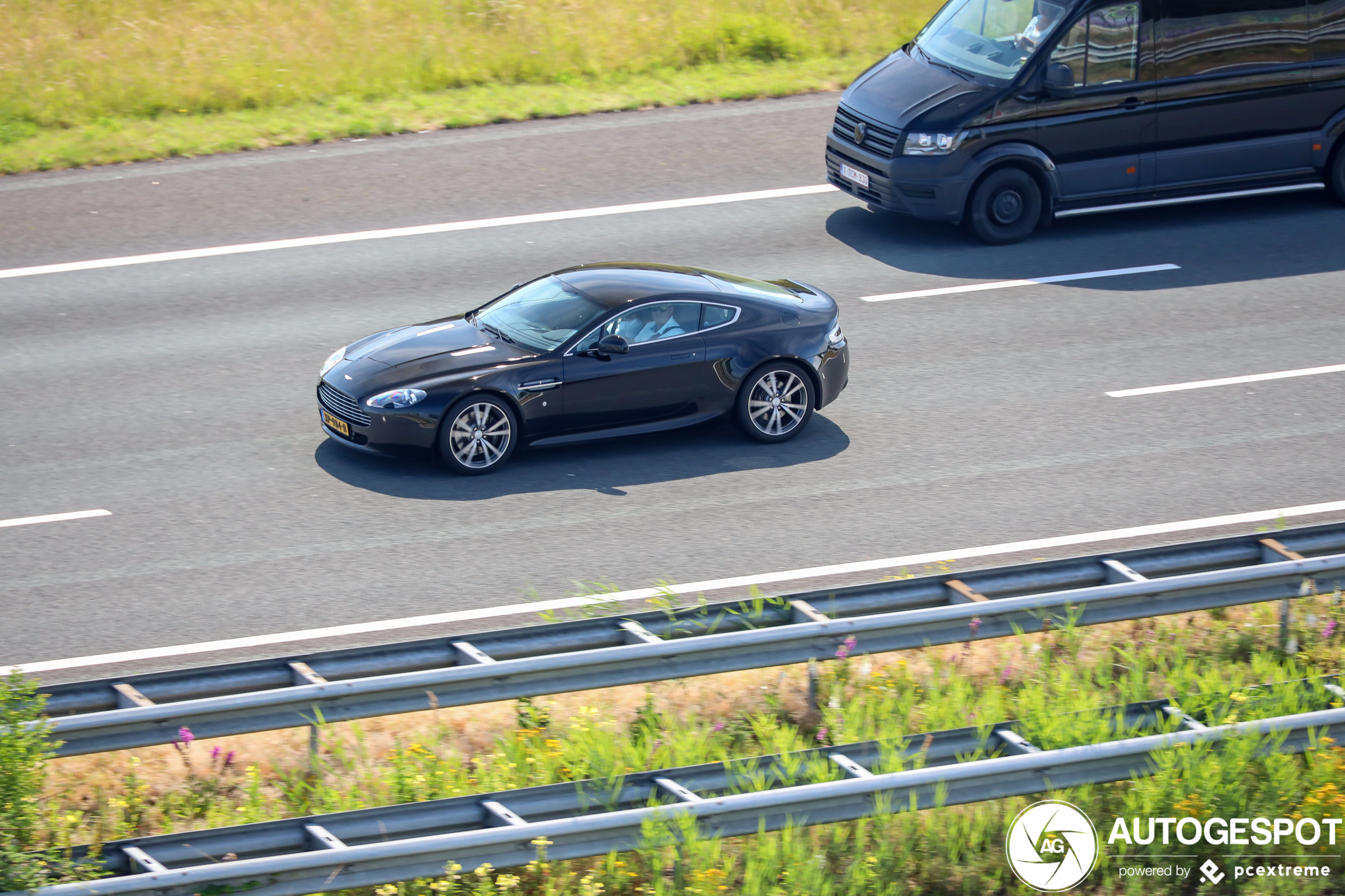 Aston Martin V8 Vantage