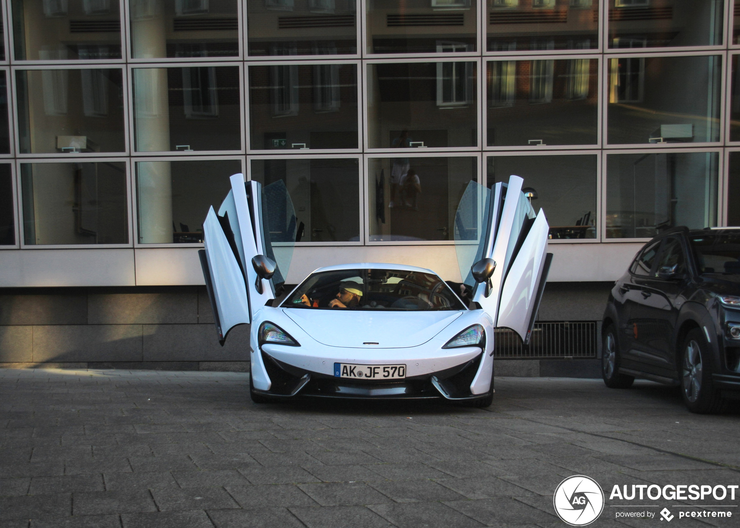 McLaren 570S