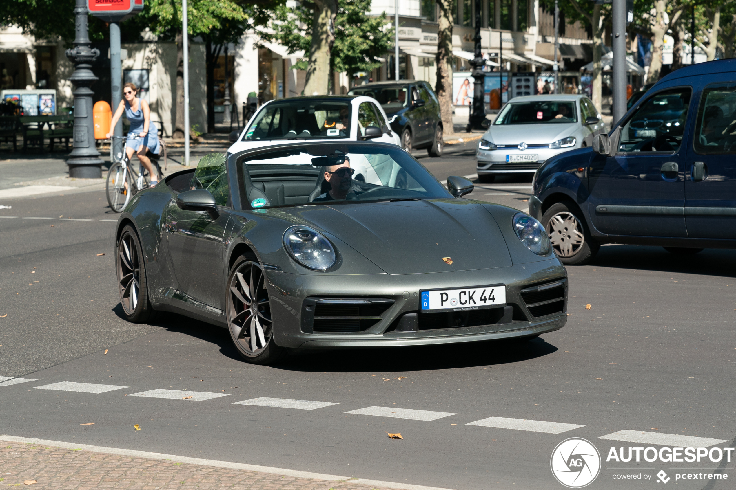 Porsche 992 Carrera 4S Cabriolet