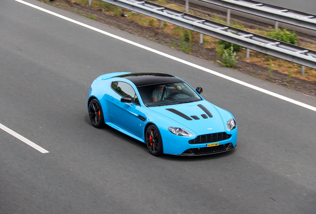 Aston Martin V12 Vantage