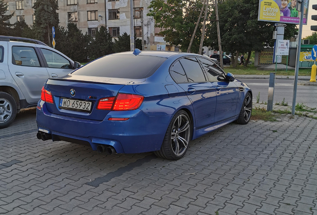 BMW M5 F10 2011