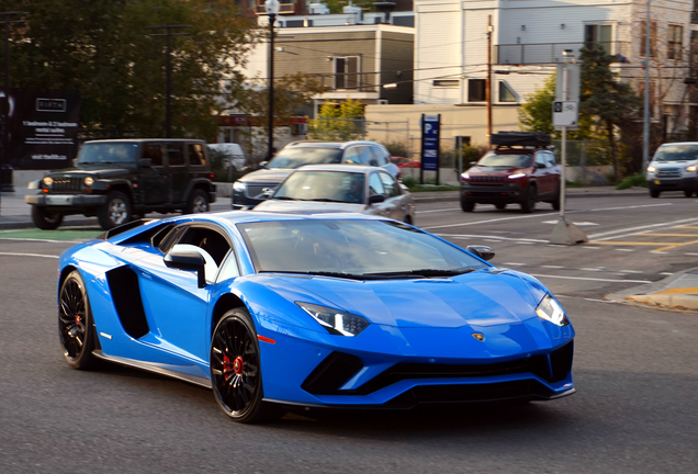 Lamborghini Aventador S LP740-4