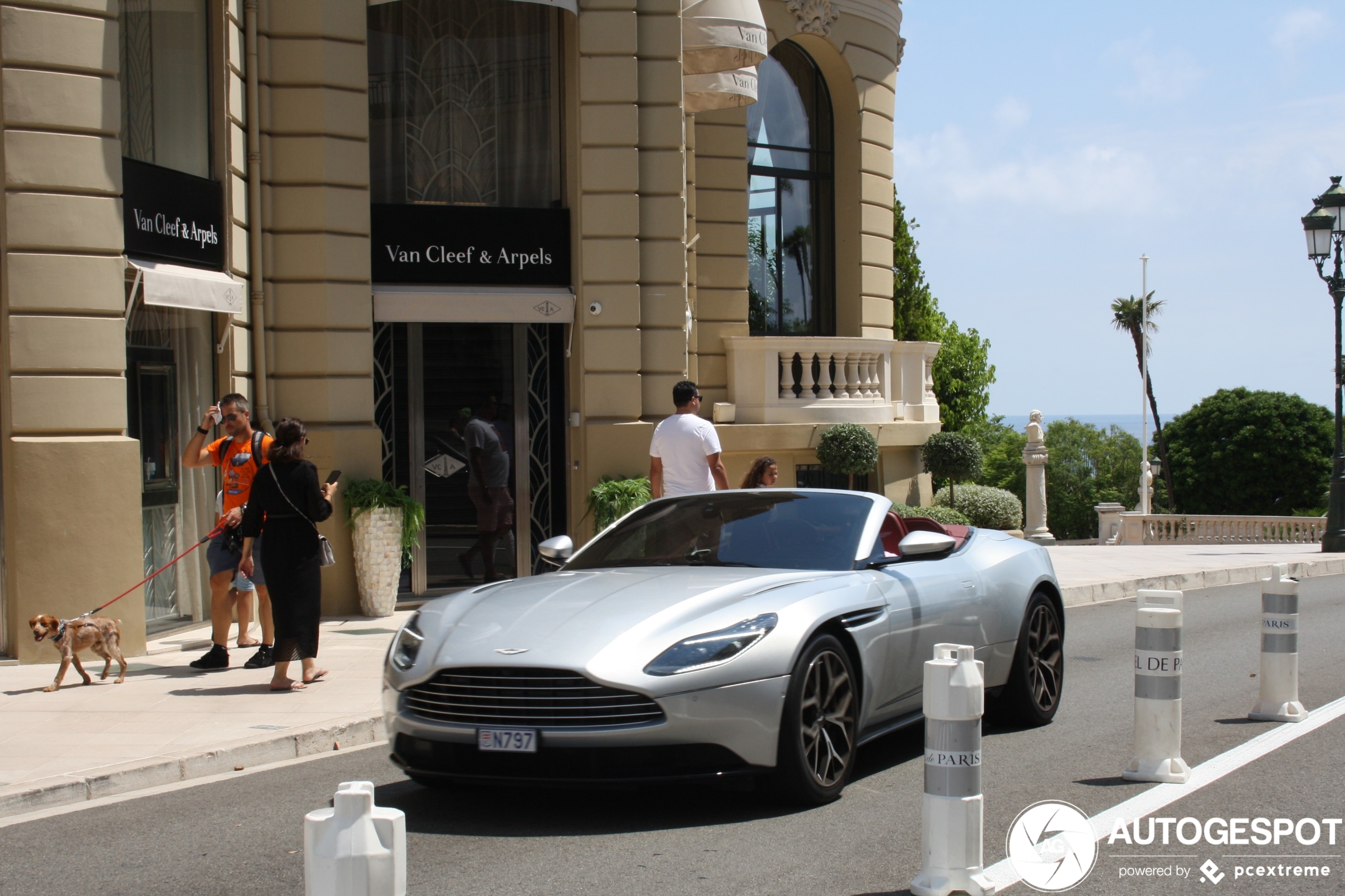 Aston Martin DB11 V8 Volante