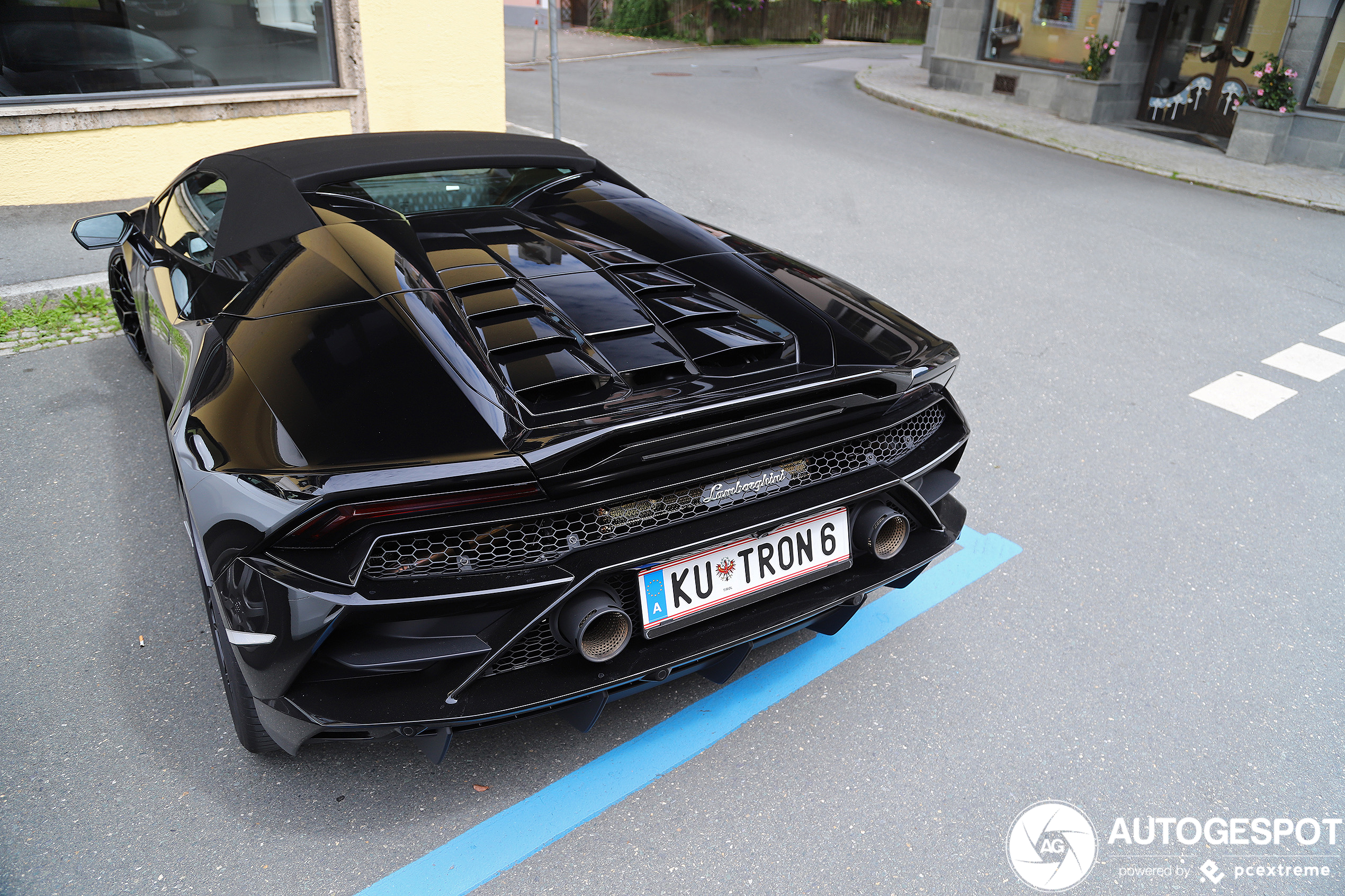 Lamborghini Huracán LP640-4 EVO Spyder