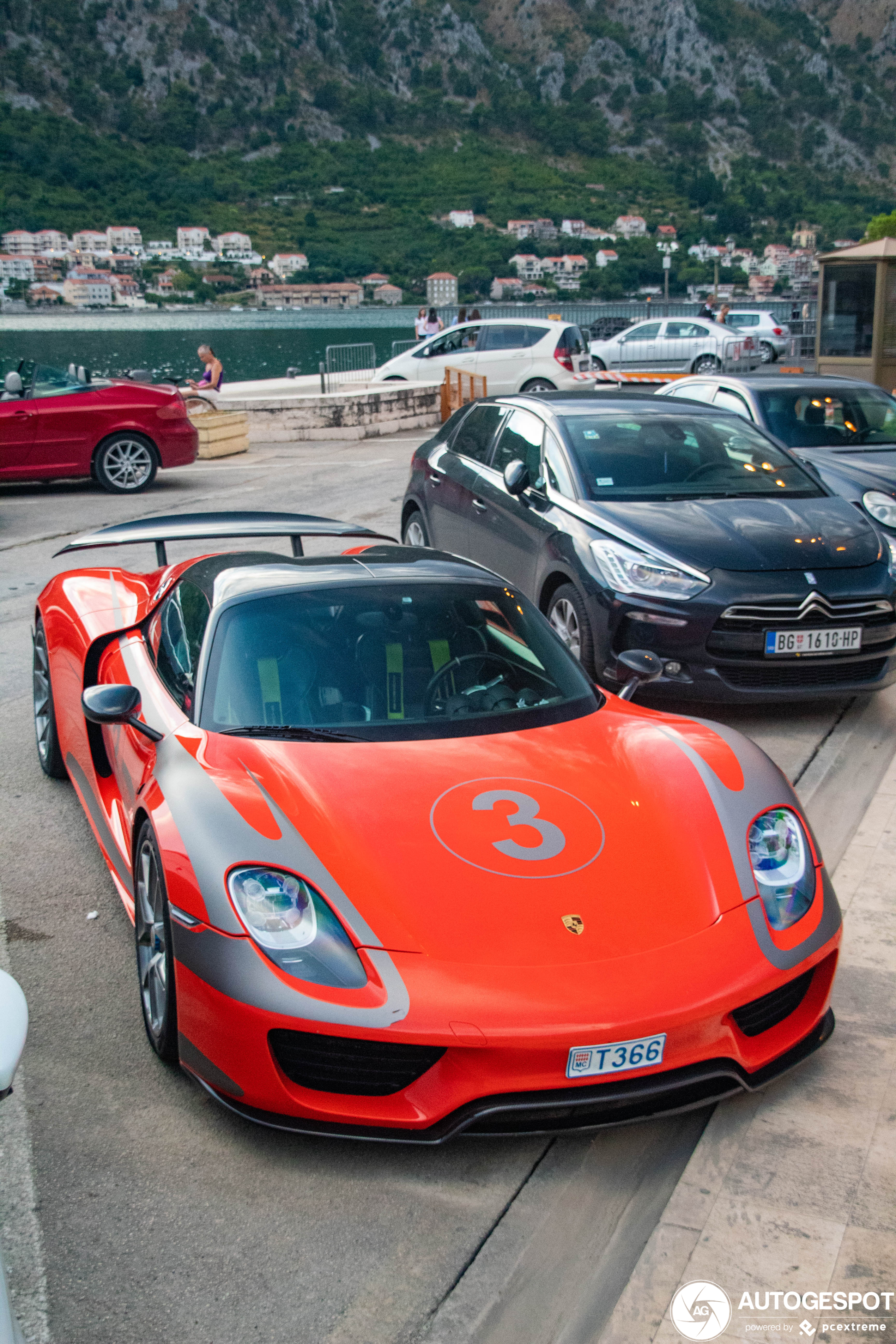 Porsche 918 Spyder Weissach Package