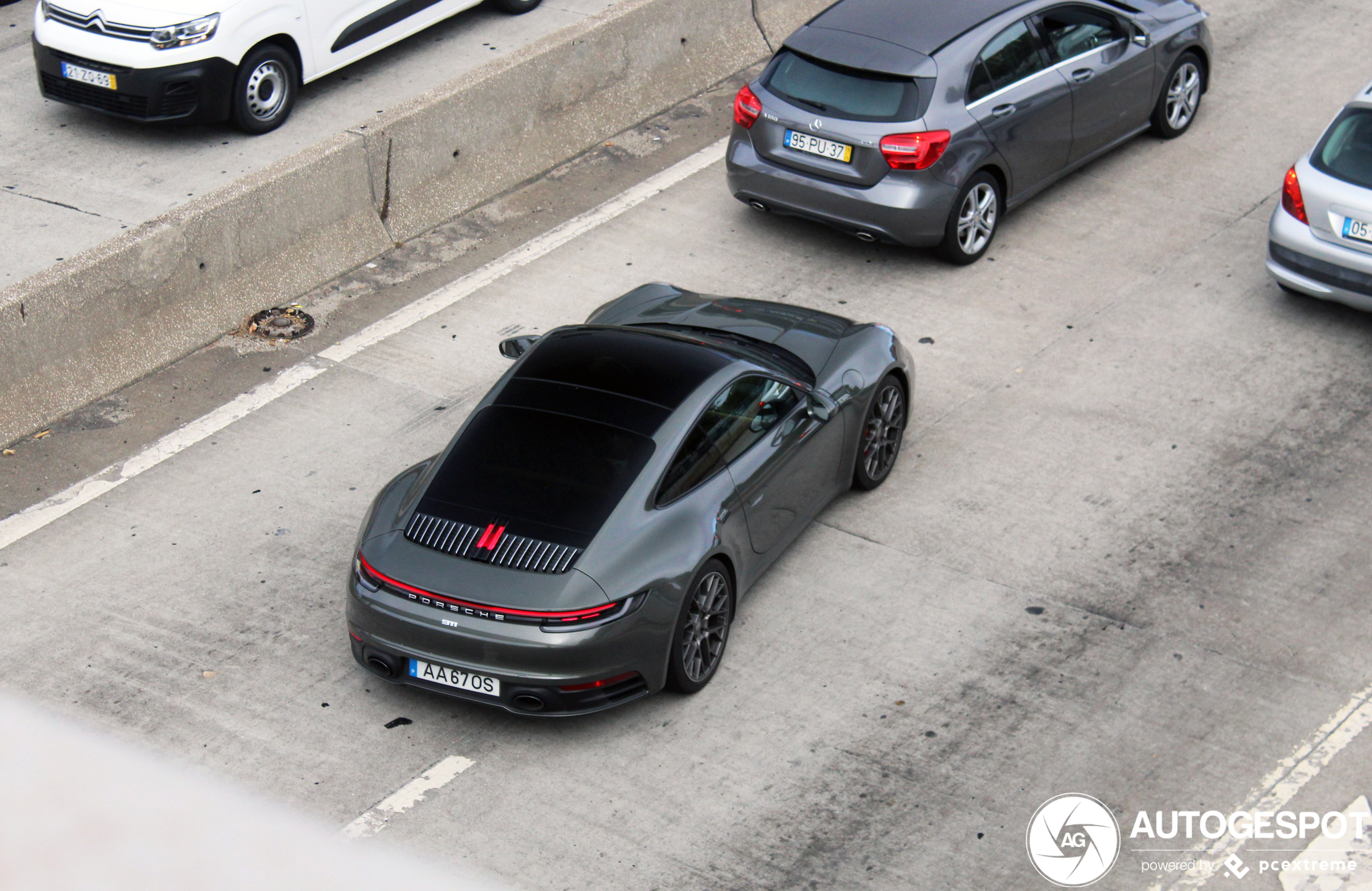 Porsche 992 Carrera 4S