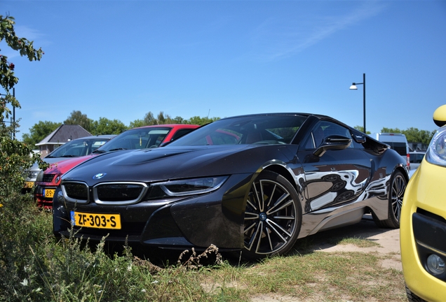 BMW i8 Roadster