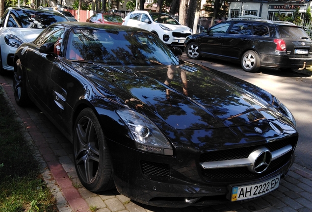 Mercedes-Benz SLS AMG