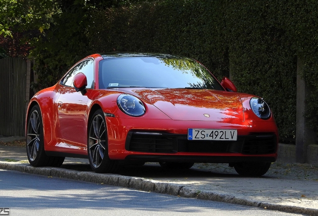 Porsche 992 Carrera 4S