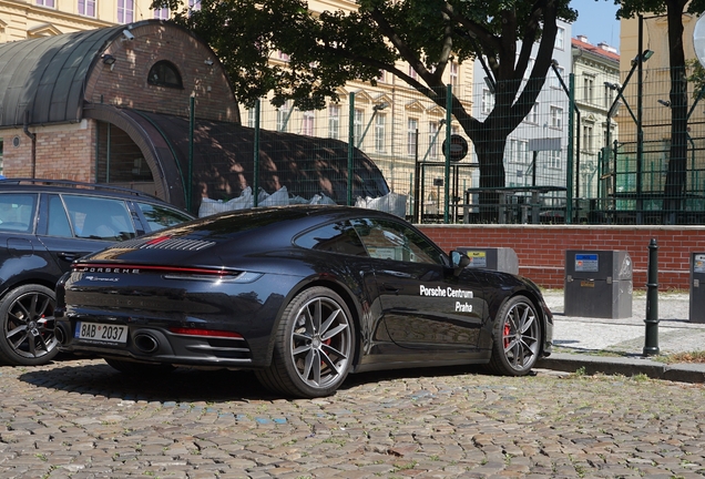 Porsche 992 Carrera 4S