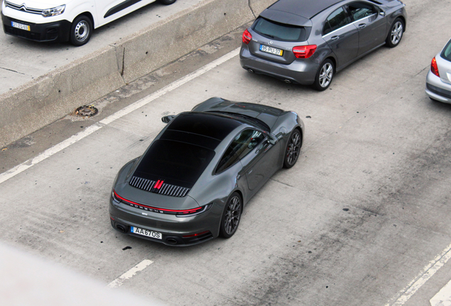 Porsche 992 Carrera 4S