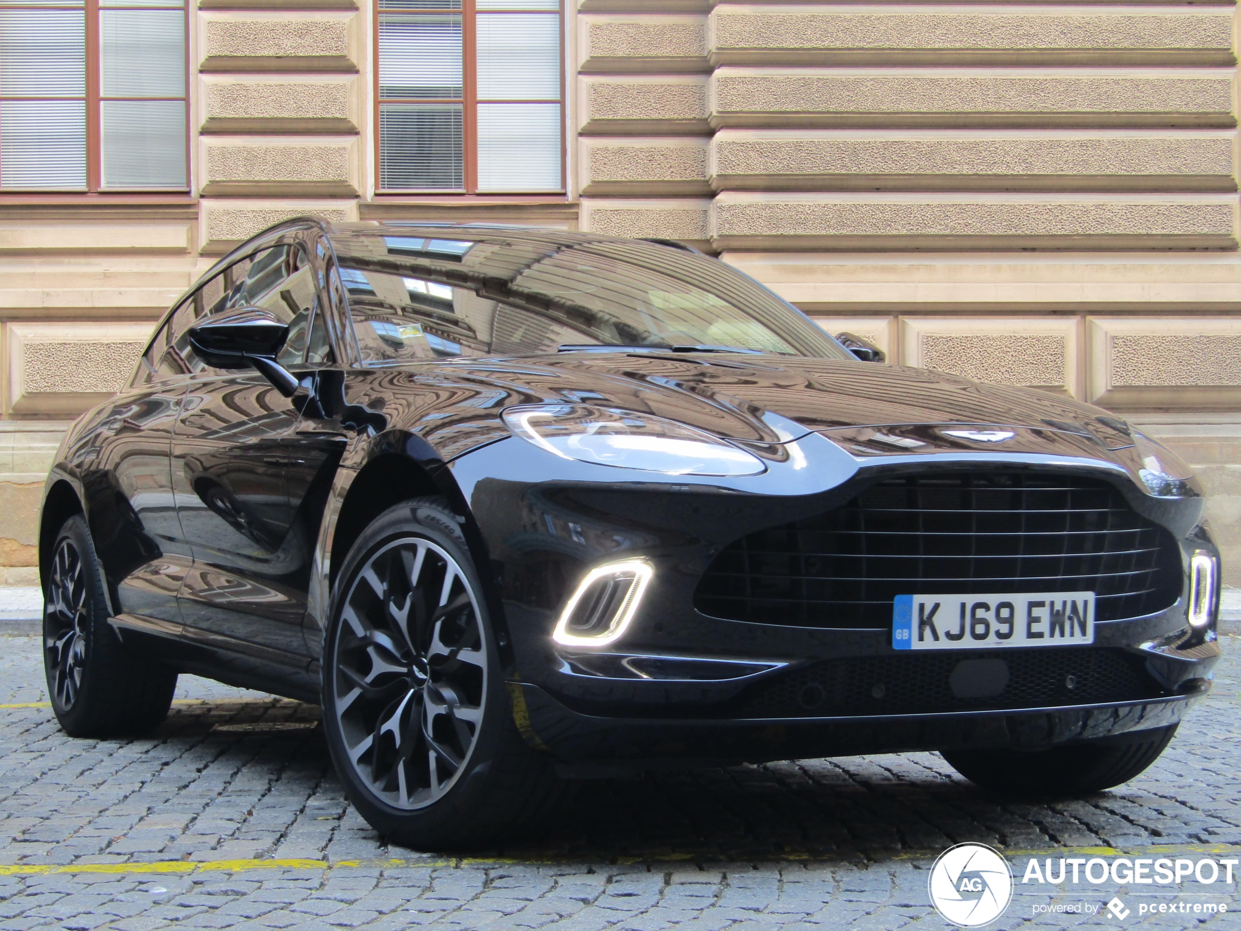 Aston Martin DBX