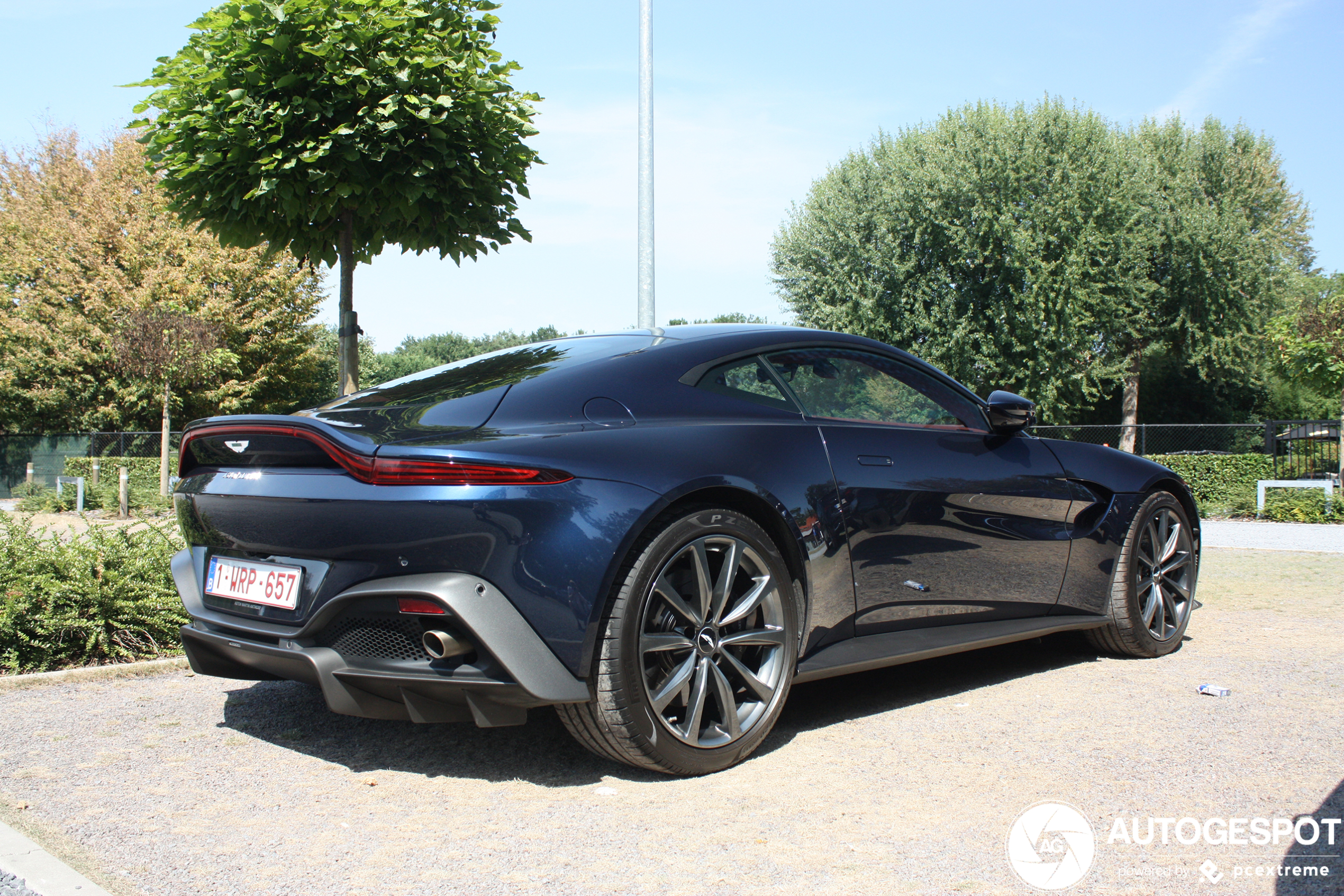 Aston Martin V8 Vantage 2018