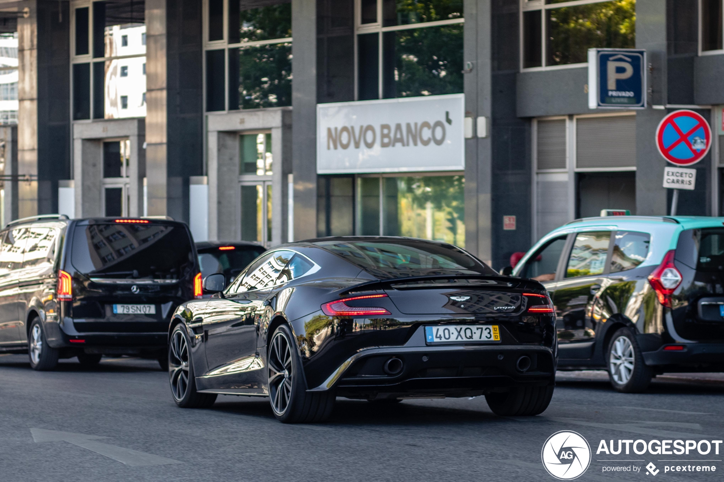 Aston Martin Vanquish 2013