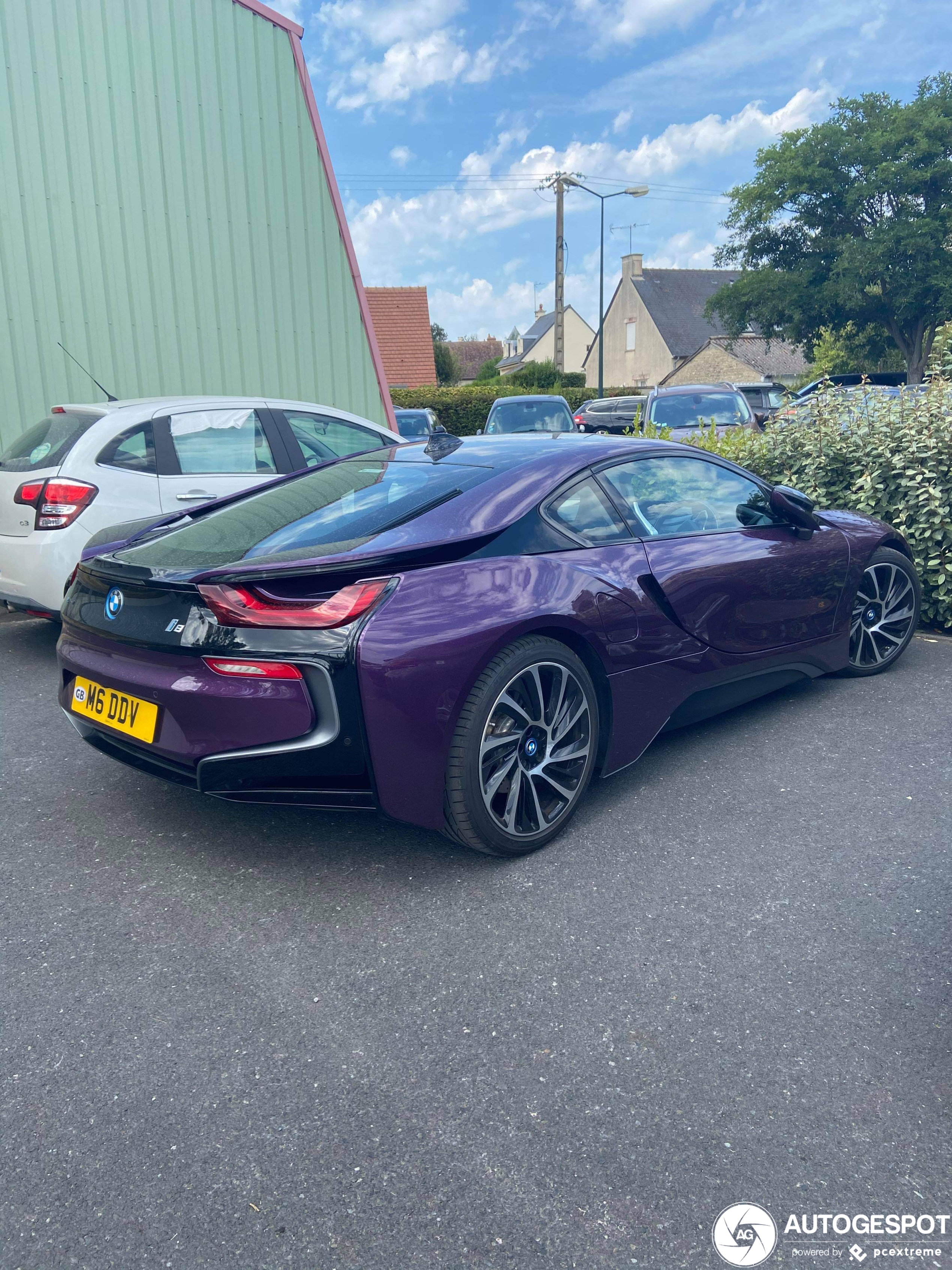 BMW i8