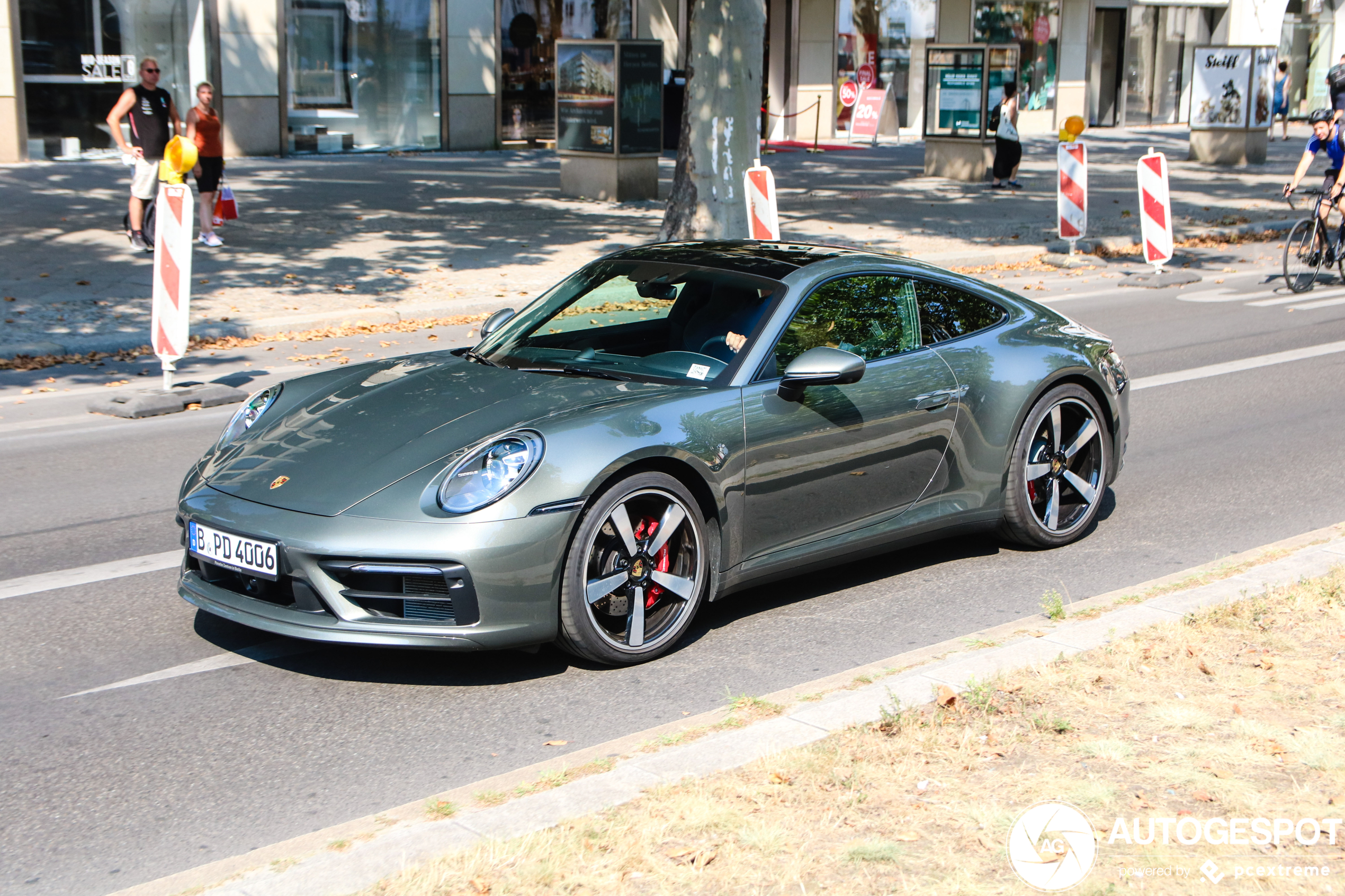 Porsche 992 Carrera 4S