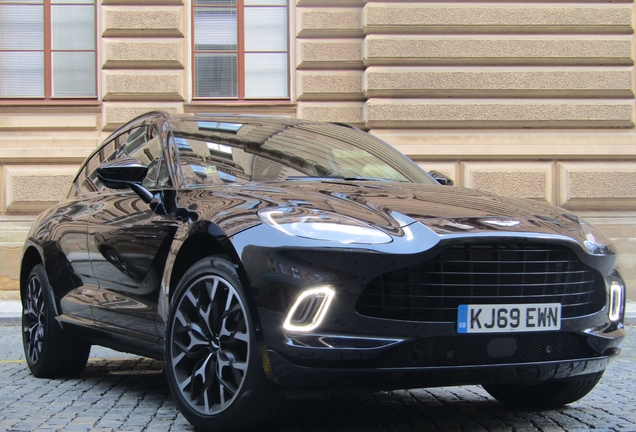 Aston Martin DBX