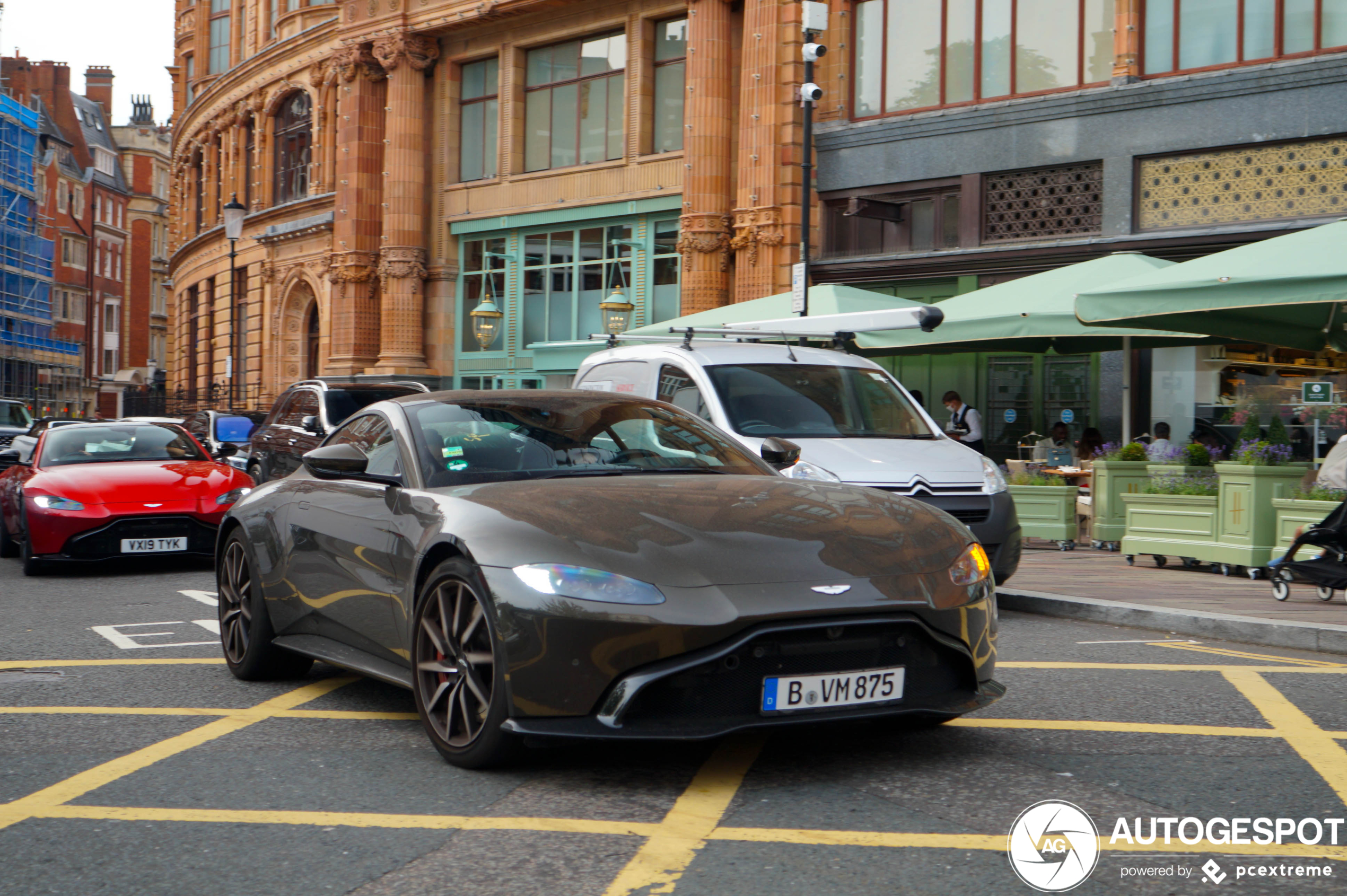 Aston Martin V8 Vantage 2018