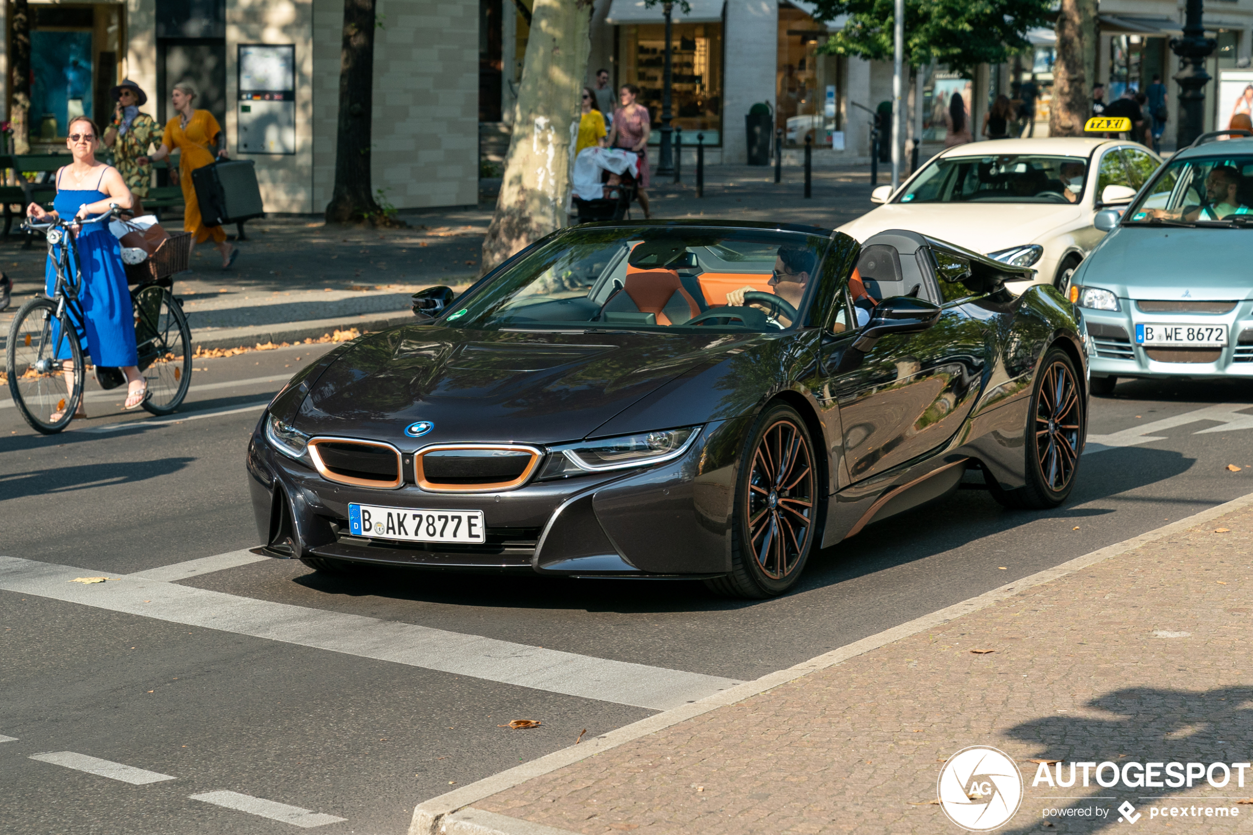 BMW i8 Roadster Ultimate Sophisto Edition