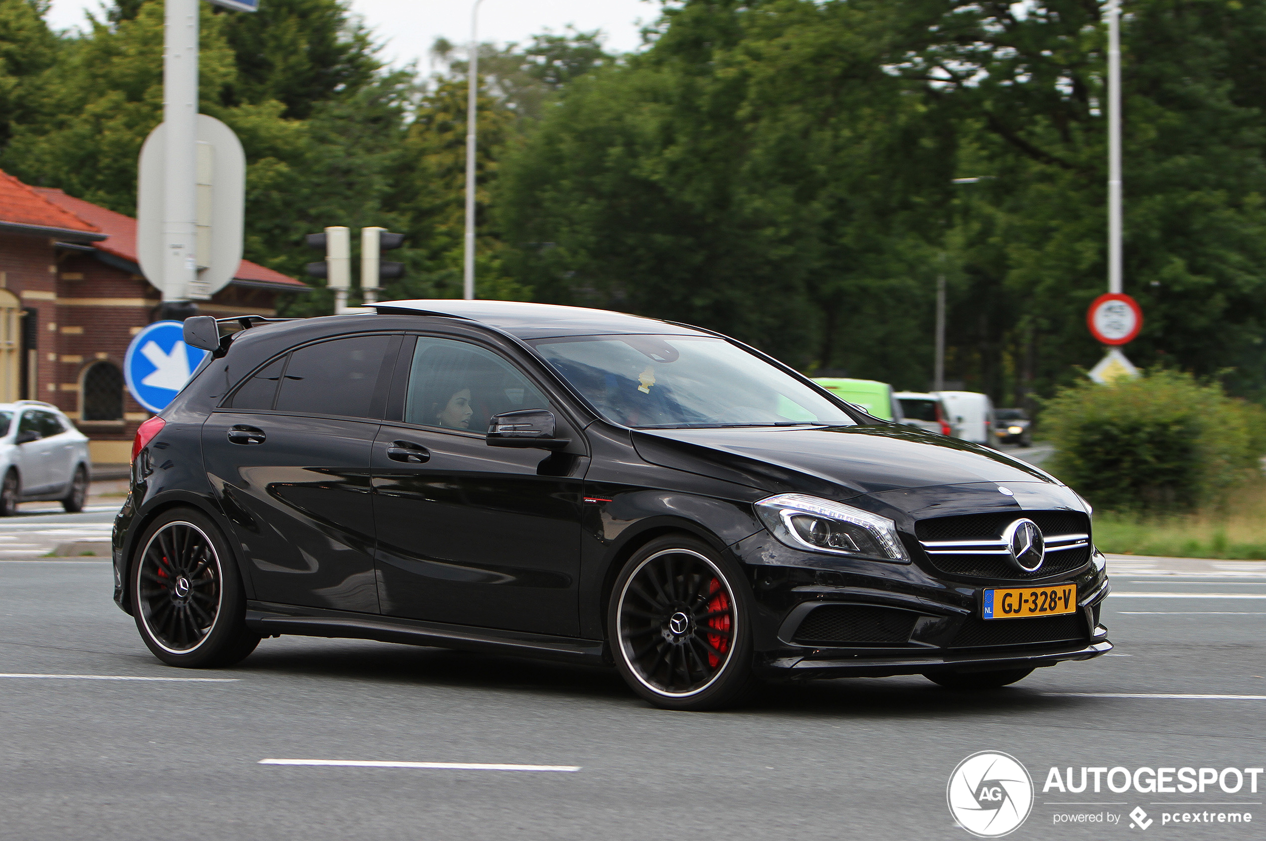 Mercedes-Benz A 45 AMG