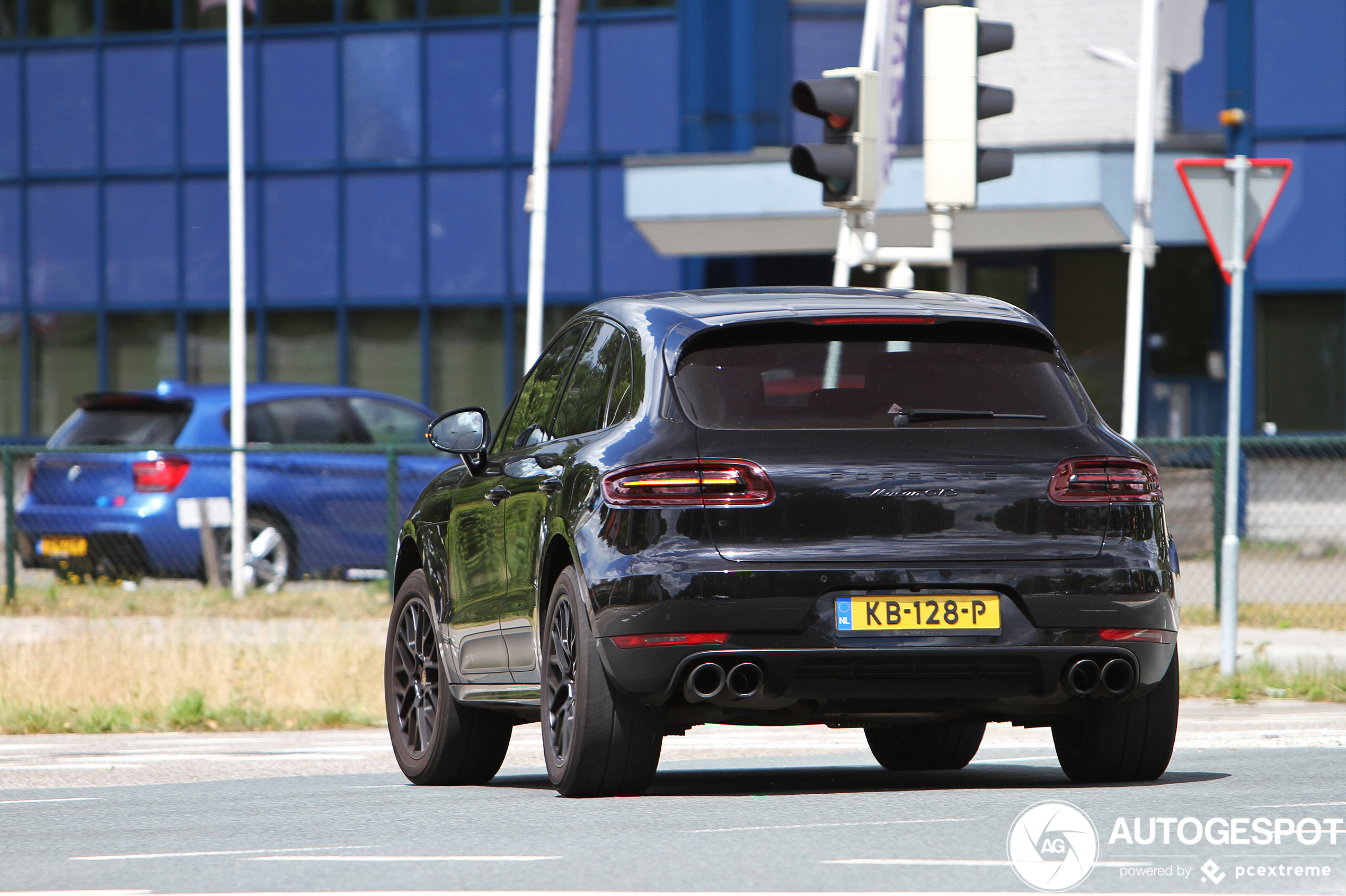 Porsche 95B Macan GTS