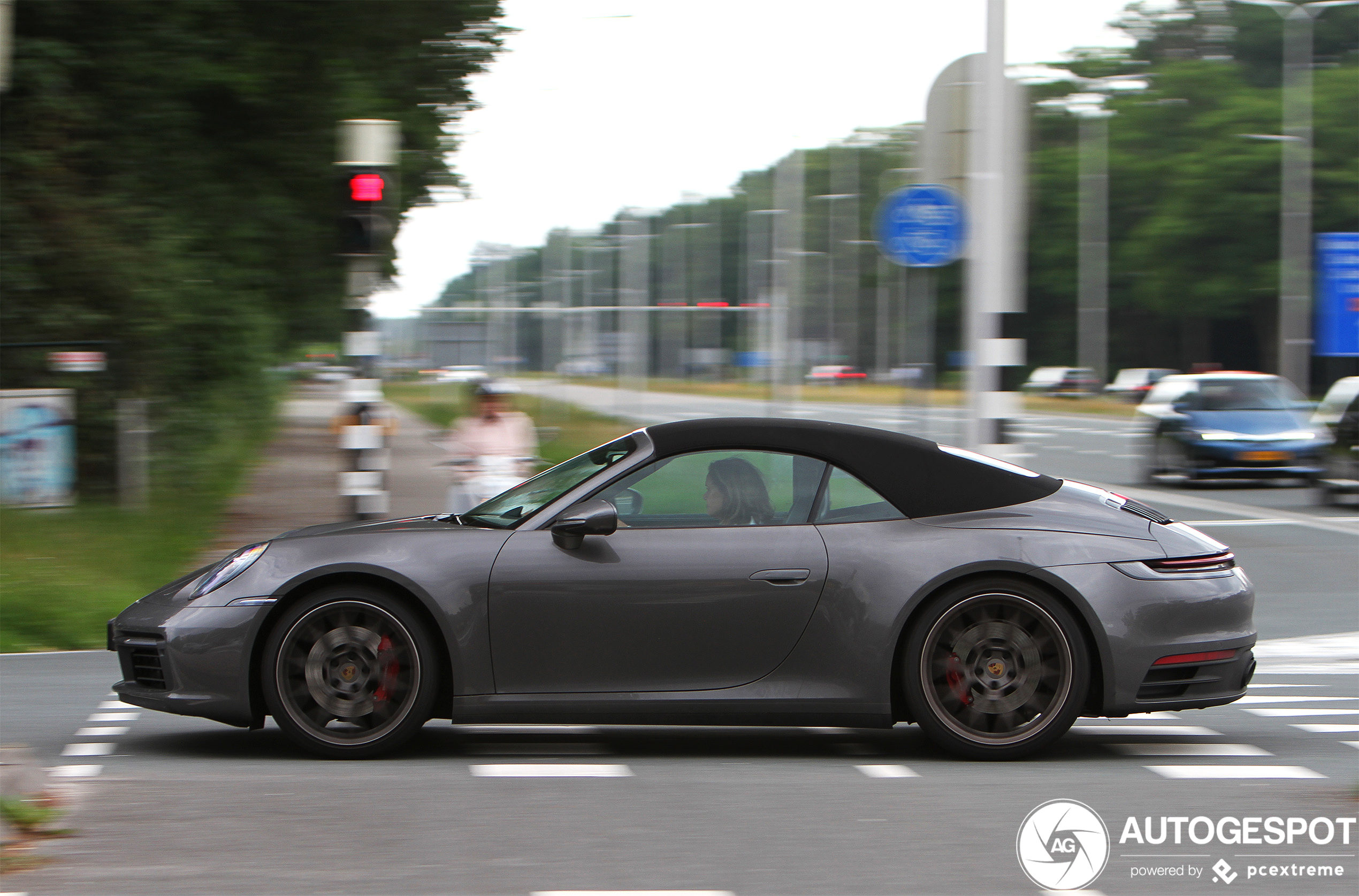 Porsche 992 Carrera 4S Cabriolet