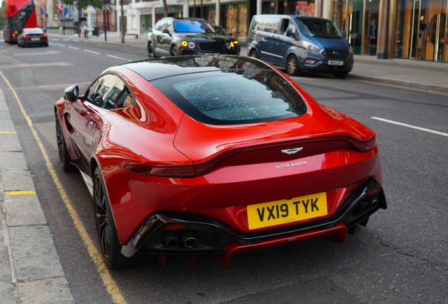 Aston Martin V8 Vantage 2018