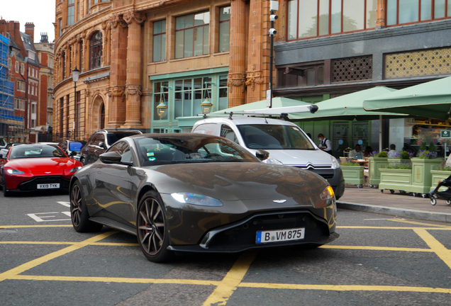 Aston Martin V8 Vantage 2018