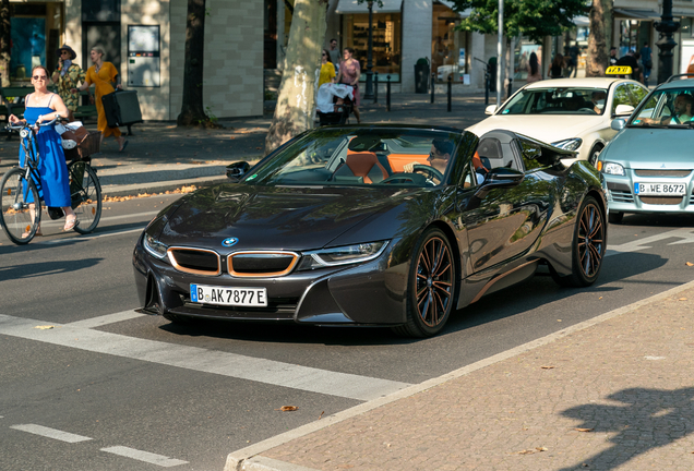 BMW i8 Roadster Ultimate Sophisto Edition