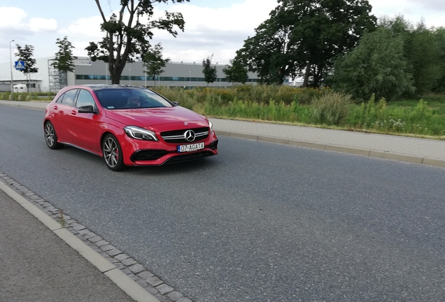 Mercedes-AMG A 45 W176 2015