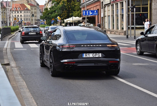 Porsche 971 Panamera Turbo Executive