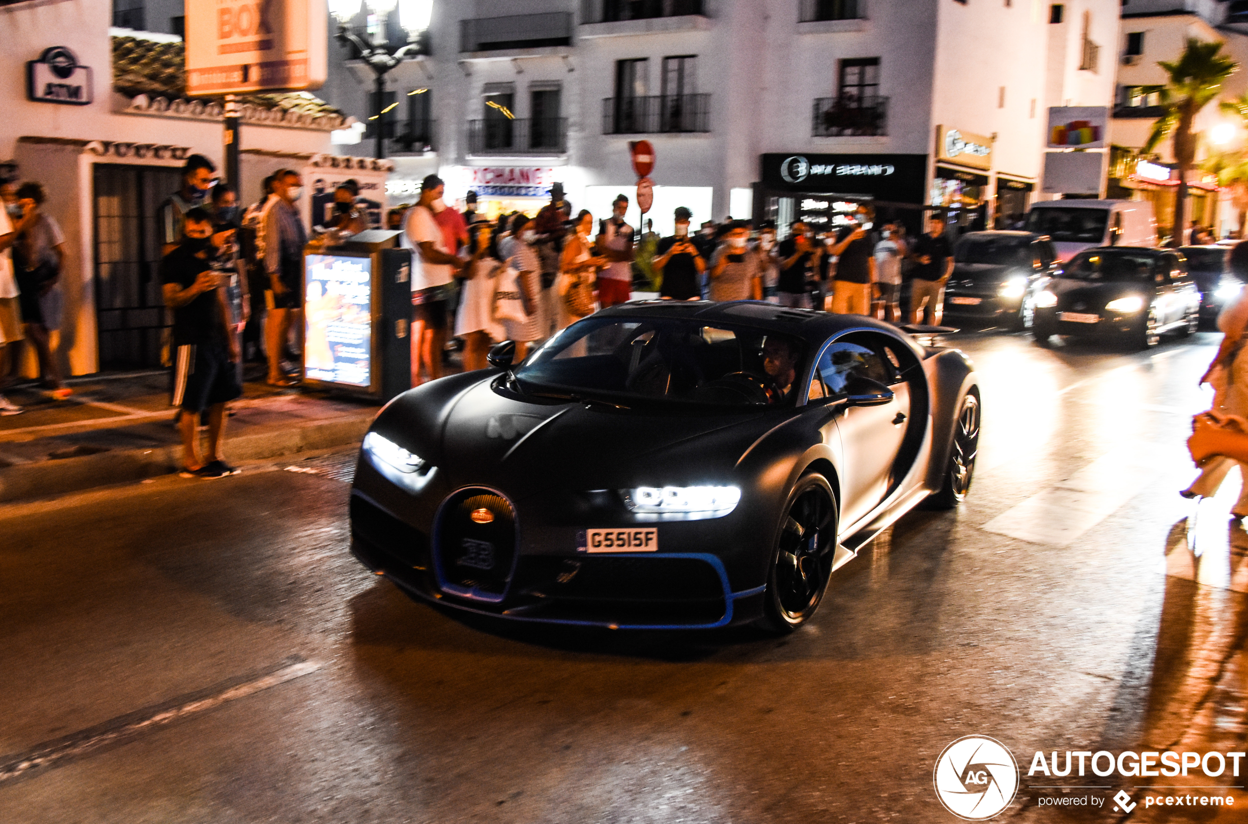 Bugatti Chiron Sport 110 Ans werkt zich door nachtelijk Marbella