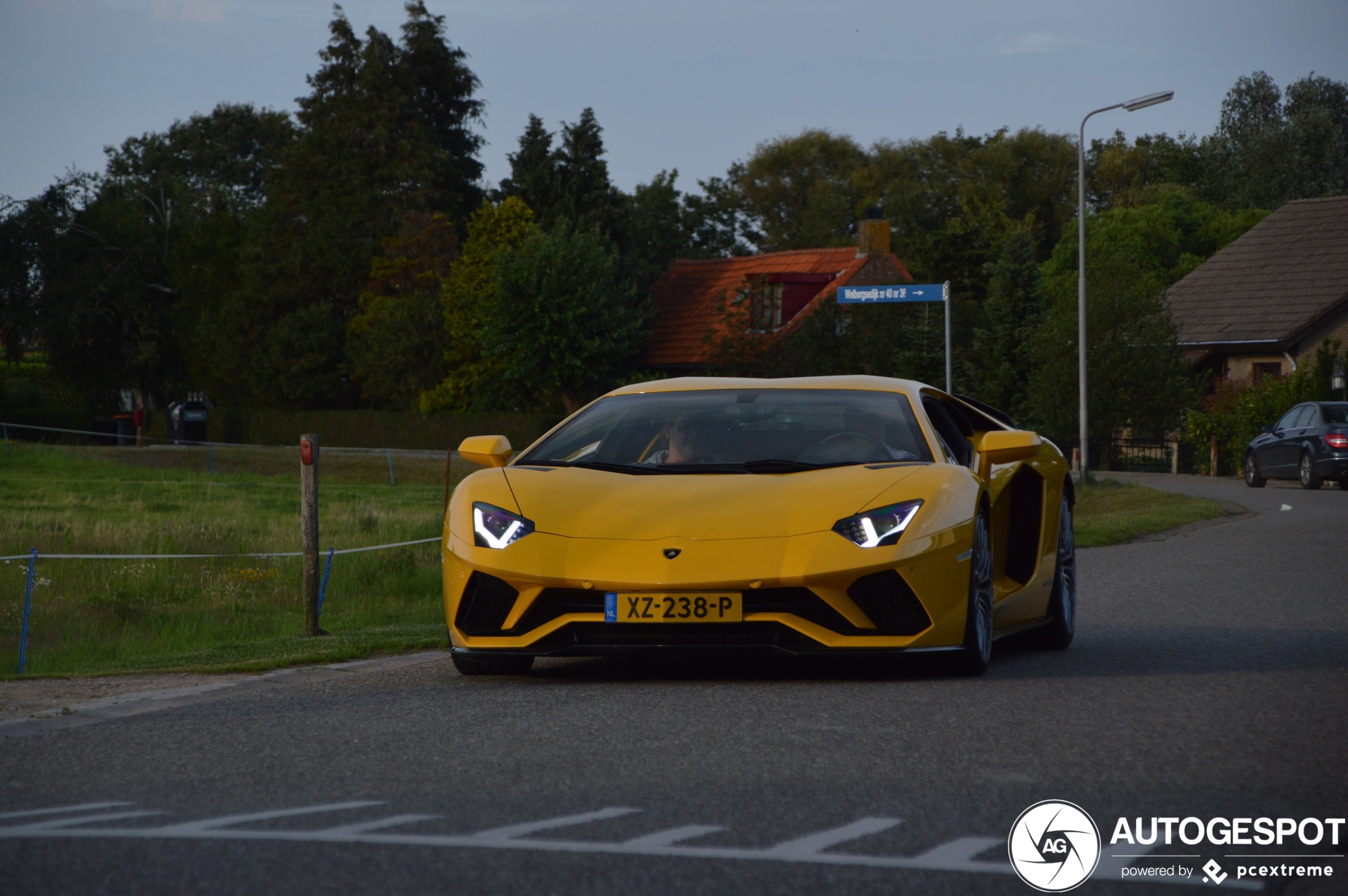 Lamborghini Aventador S LP740-4