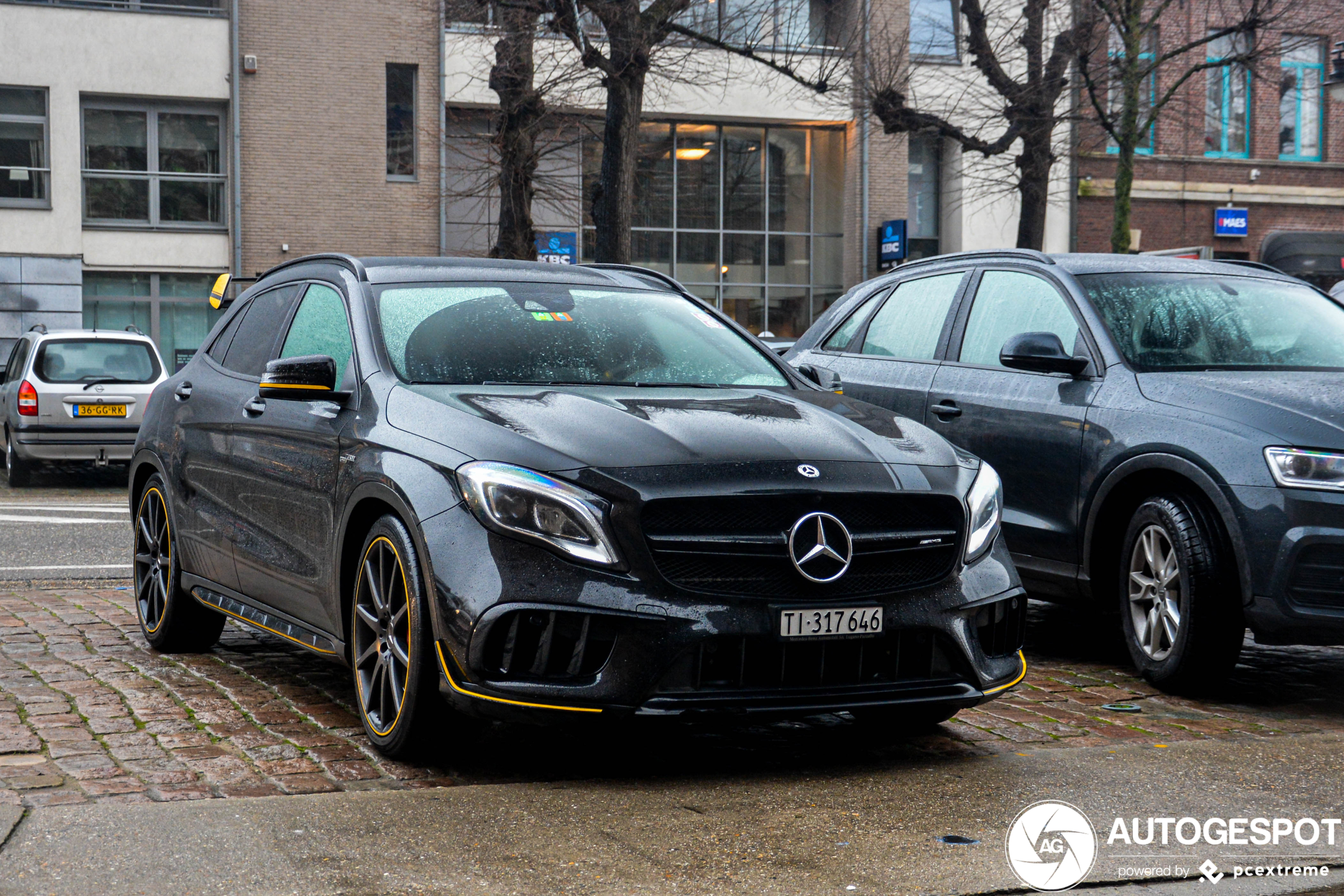 Mercedes-AMG GLA 45 X156 Yellow Night Edition