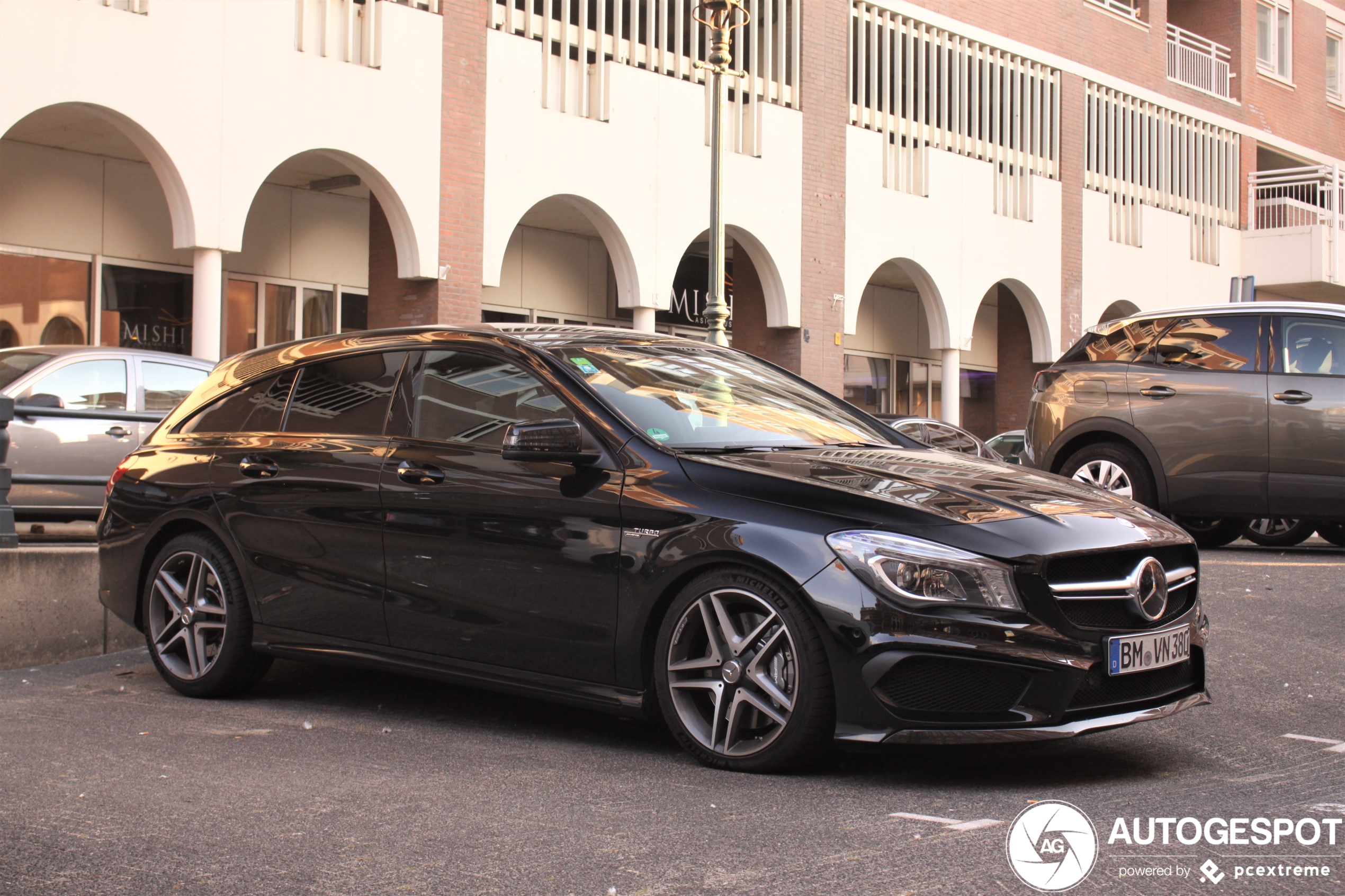 Mercedes-Benz CLA 45 AMG Shooting Brake